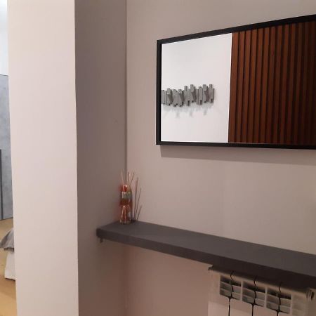 Piazza Mazzini Apartment เลชเช ภายนอก รูปภาพ