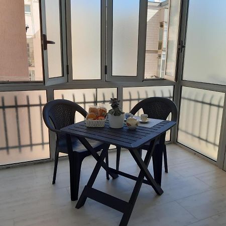 Piazza Mazzini Apartment เลชเช ภายนอก รูปภาพ