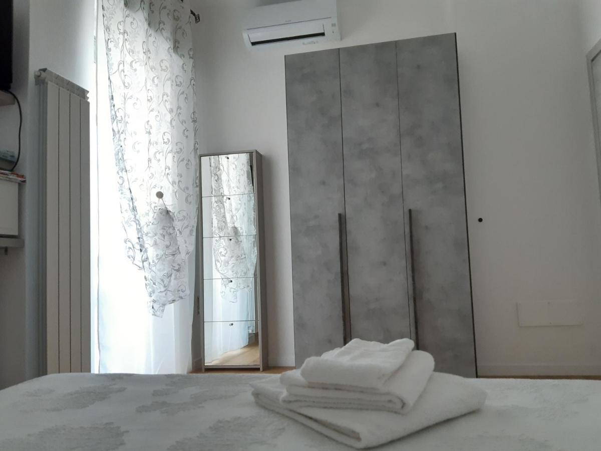 Piazza Mazzini Apartment เลชเช ภายนอก รูปภาพ