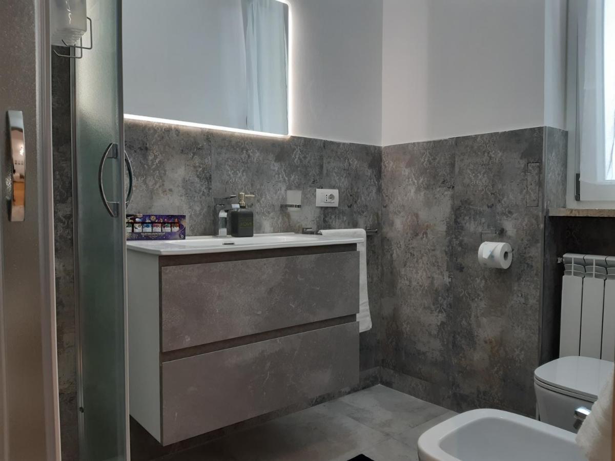 Piazza Mazzini Apartment เลชเช ภายนอก รูปภาพ