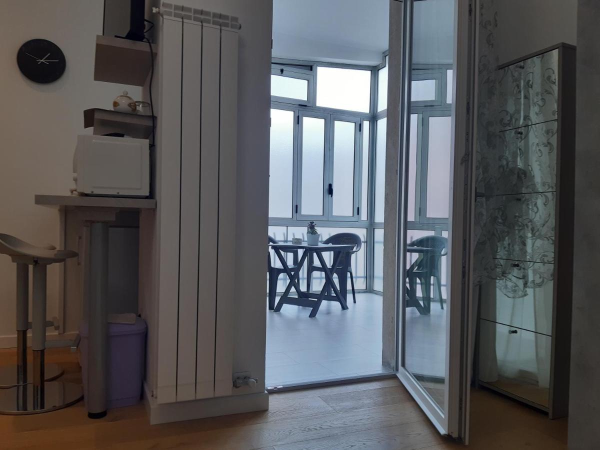 Piazza Mazzini Apartment เลชเช ภายนอก รูปภาพ