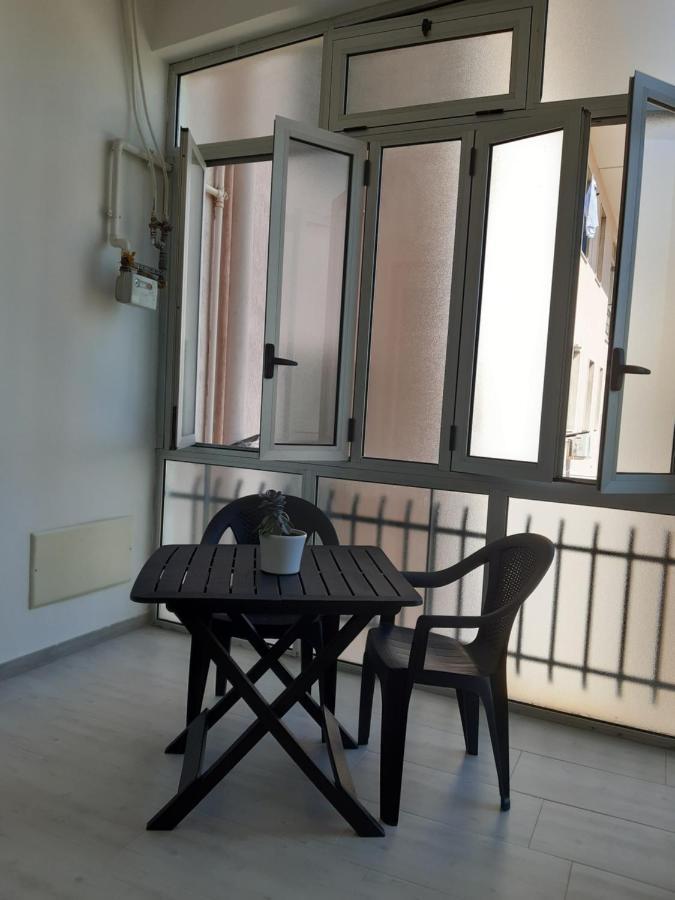 Piazza Mazzini Apartment เลชเช ภายนอก รูปภาพ
