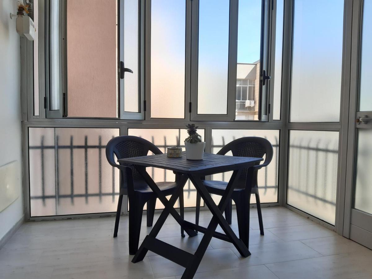 Piazza Mazzini Apartment เลชเช ภายนอก รูปภาพ