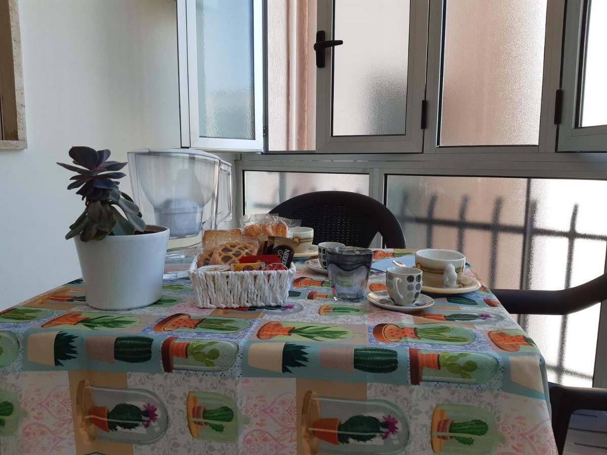 Piazza Mazzini Apartment เลชเช ภายนอก รูปภาพ